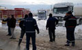 Srcler, Karayollar ekiplerine tepki gsterdi