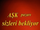 Akn pazarnda seyircisini bekliyor