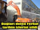 Halkevinin enkazn Ferhat kaldrd