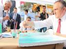 Bakan Ylmaz yal boya resim yapt