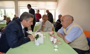 Huzurevinde bayram sohbeti