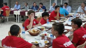 Ertem millileri ziyaret etti