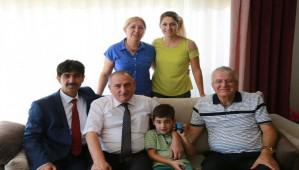 Bakan Ylmaz yedi hastay evlerinde ziyaret etti