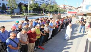 YUNUS KOCA N GIYAB CENAZE NAMAZI KILINDI