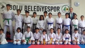 KARATECLER LG MAINA IKIYOR