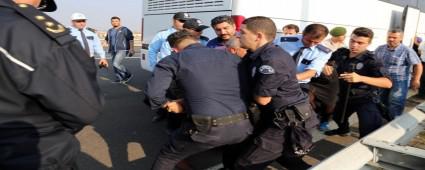 Polisle snmaclar arasnda gerginlik