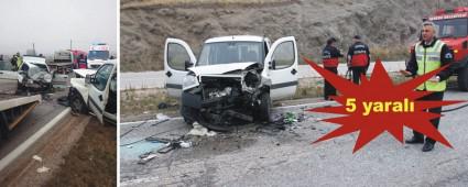 Bolu'da 2 otomobil arpt