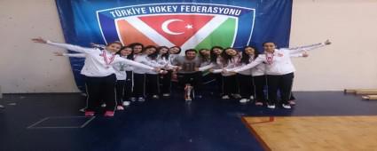 Hokeycilerimiz ligi bekliyor