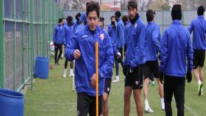 CNEYT KARAKU'UN YEN PRENSLER A TAKIMDA...