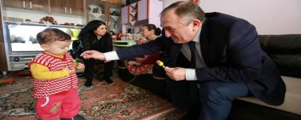 Bakan Ylmaz'dan 4 aileye ziyaret