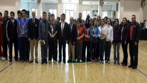 OKUL SPORLARININ AMPYON RAKETLER