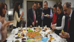 nce sergilediler, sonra yediler