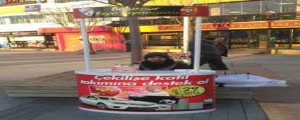 Piyango biletleri caddede