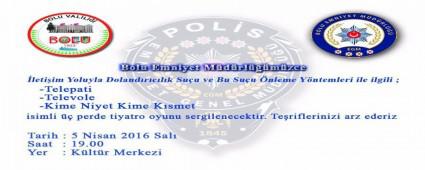 Polisler tiyatro sahnesinde