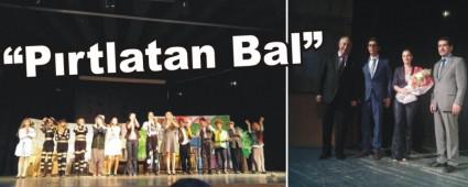 Dakent Krolu'ndan tiyatro ziyafeti