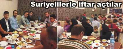 Suriyelilerle iftar atlar