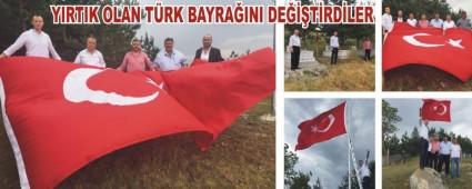 MHP'liler bayra deitirdi