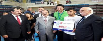 Bakan'dan Bolu kickboksuna destek