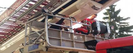 YALI KADIN EVNDE MAHSUR KALDI