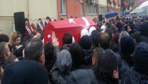 Bakan Yardmcs Acan, ehit polisin cenaze namazna katld