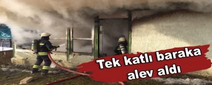 Tek katl baraka alev ald