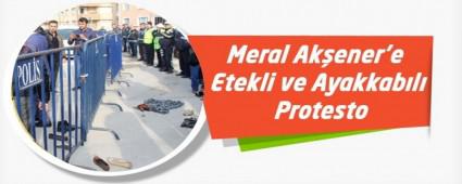 Meral Akener'e etekli ve ayakkabl protesto