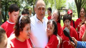 Bakan Ylmaz:Daha gl olmak iin engel tanmamakta kararlyz