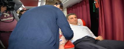 Vali Baru, lsemi hastas Gler iin kan verdi