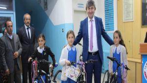 BAARILI RENCLERE KARNE HEDYES