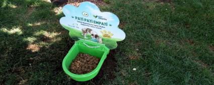 Suluklar ve mama kaplarna hayvan severlerden tam not