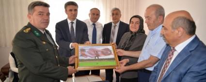 KAHRAMAN EHTLERMZN ALELER ZYARET EDLD