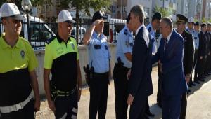 VAL BARU VE BAKAN YILMAZ'DAN BAYRAM ZYARETLER