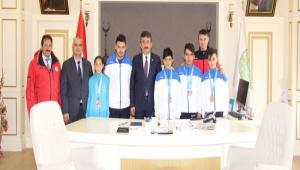 Kayaklar Bakan Allar' ziyaret etti