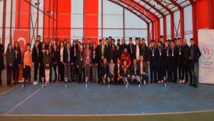 Gen tenisiler dllendirildi