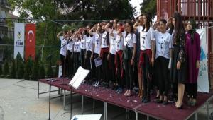 19 Mays mza Koleji\'nde cokuyla kutland