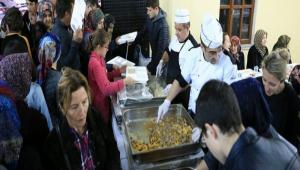 Erpa\'dan yzlerce kiiye iftar