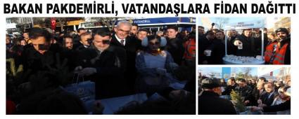 Bakan Pakdemirli, vatandalara fidan datt