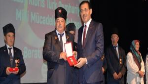 KIBRIS GAZLERNE MADALYA VE BERAT TEVCH TREN