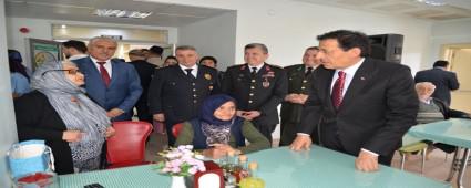 HUZUREVLERNDE K YALILARI UNUTMADI 