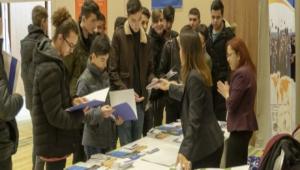 BAB, LSE RENCLERNE KARYER HEDEFLERNDE YOL GSTERD