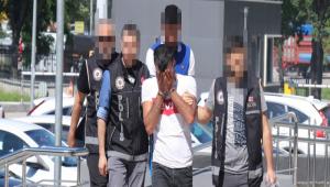 Arabalarnda uyuturucu madde ile yakalanmlard