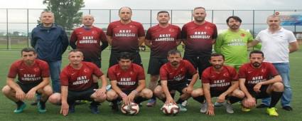 Akay Kardeler Fark Att