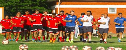 KIRMIZI BEYAZLILAR TOPBAI YAPTI