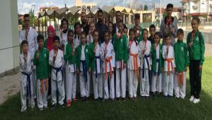 BELEDYESPOR KARATE\'DEN MADALYA YAMURU