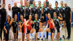 FLENN SULTANLARI ZRVEYE OTURDU