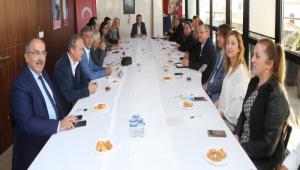 Kent Konseyi\'ne Bakan zcan\'dan ziyaret