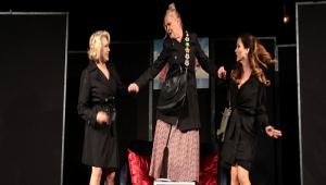 Etekler ve Pantolonlar Bolu\'da Sahnelendi