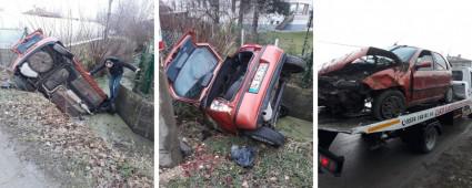 Viraj Alamayan Otomobil Su Kanal Utu