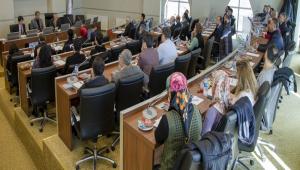 ZZET BAYSAL\'I ANMA PROGRAMLARI N TOPLANTI DZENLEND