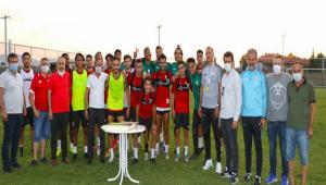 TARAFTARDAN BOLUSPOR\'A BAKLAVA SRPRZ